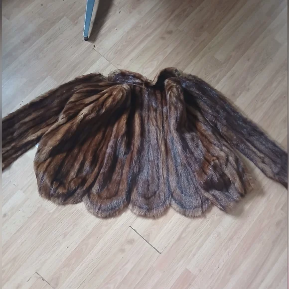 L.Bamberger & CO. Newark Elegant Brown Fur Mink Stole Wrap - Picture 4 of 16